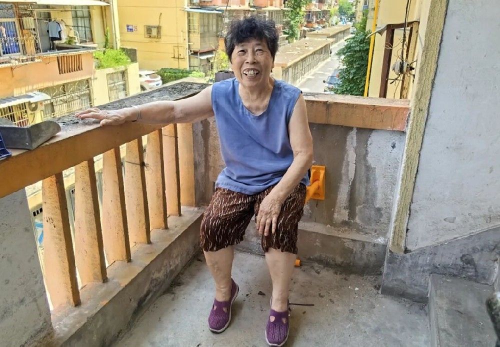 适老化改造新举措|xk在线平台_XK体育(中国)
集团为工人路社区添置便民休息椅